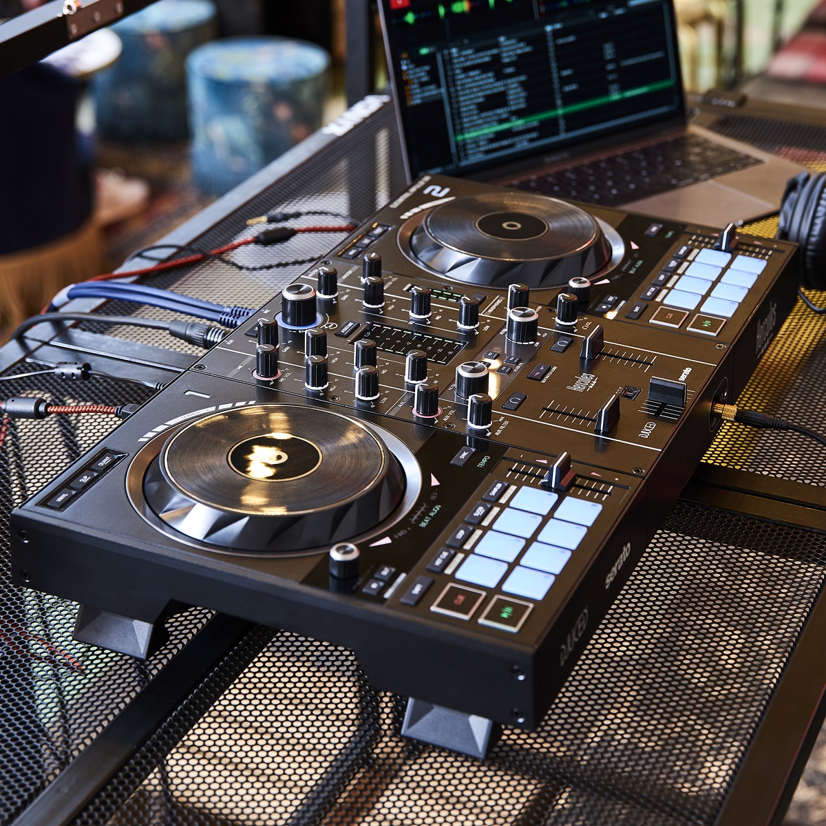 Hercules - DJControl Inpulse 500 pour un DJ set en public